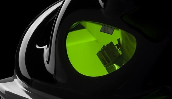 レーザー遮光窓