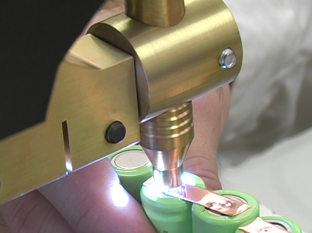 バッテリー溶接